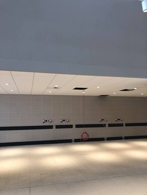 Pose D Un Faux Plafond Dans Un Commerce Novarte Lu Pose D Un Faux Plafond Dans Un Commerce Novarte Lu